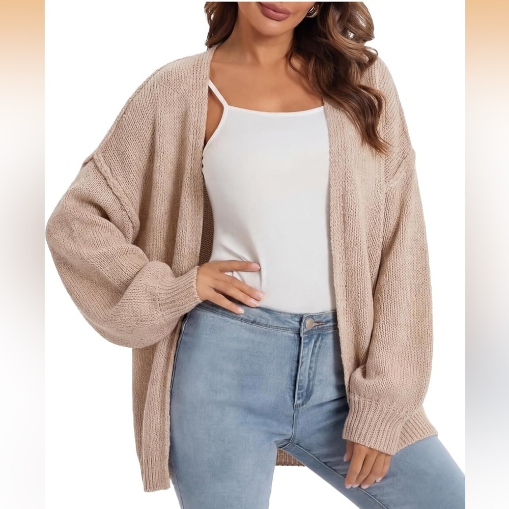 36. Vintage Women's Beige Cardigan Sweater Size M